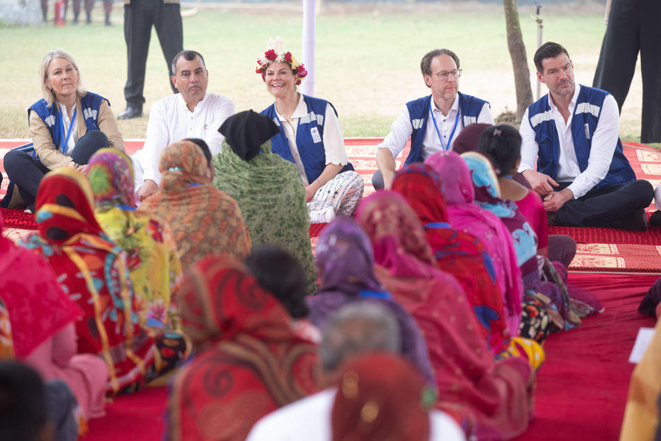 I Khulna träffade Kronprinsessan och delegationen kvinnor som berättade om hur klimatförändringarna påverkar deras liv.